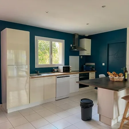 Caporizon -villa Pommier-6 Personnes-terrasse-jardin Nyaraló Périgueux