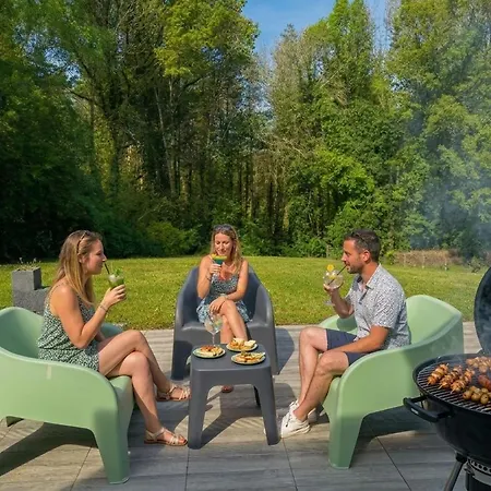 Caporizon -villa Pommier-6 Personnes-terrasse-jardin Nyaraló Périgueux
